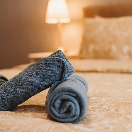 4 Bedroom Old Town - 3 Bathrooms *