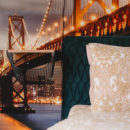 4 Bedroom Old Town - 3 Bathrooms