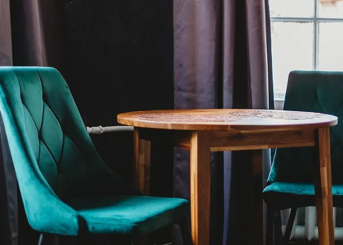 4 Bedroom Old Town - 3 Bathrooms Apartment