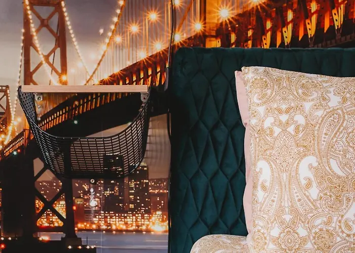 4 Bedroom Old Town - 3 Bathrooms