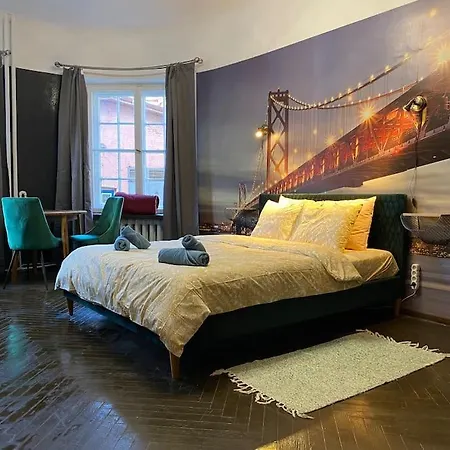 4 Bedroom Old Town - 3 Bathrooms شقة