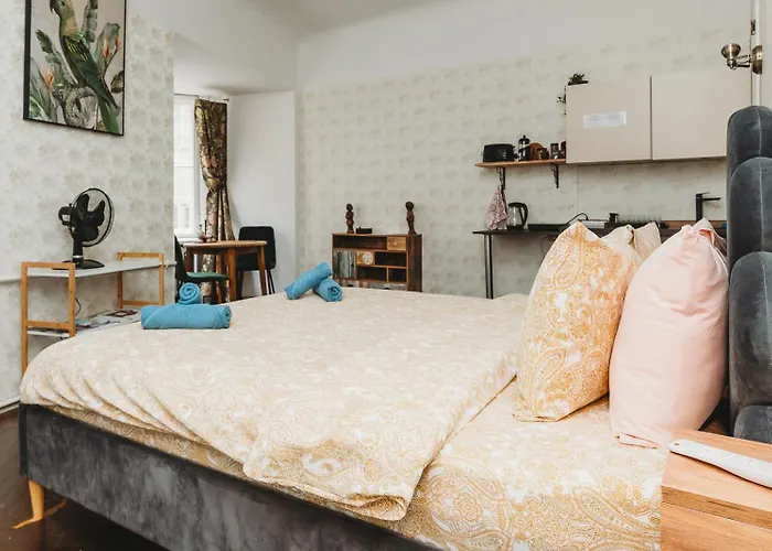 4 Bedroom Old Town - 3 Bathrooms Apartament Tallin