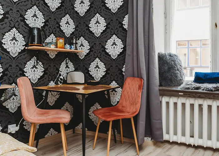 4 Bedroom Old Town - 3 Bathrooms