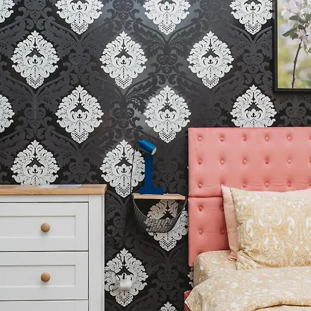 4 Bedroom Old Town - 3 Bathrooms דירה *