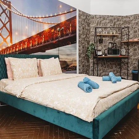 4 Bedroom Old Town - 3 Bathrooms דירה