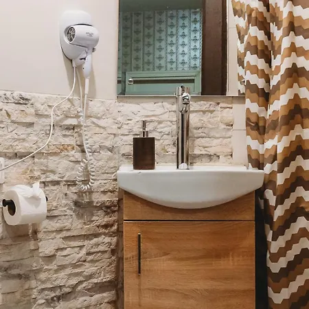 4 Bedroom Old Town - 3 Bathrooms * טאלין