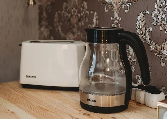 4 Bedroom Old Town - 3 Bathrooms Apartment *